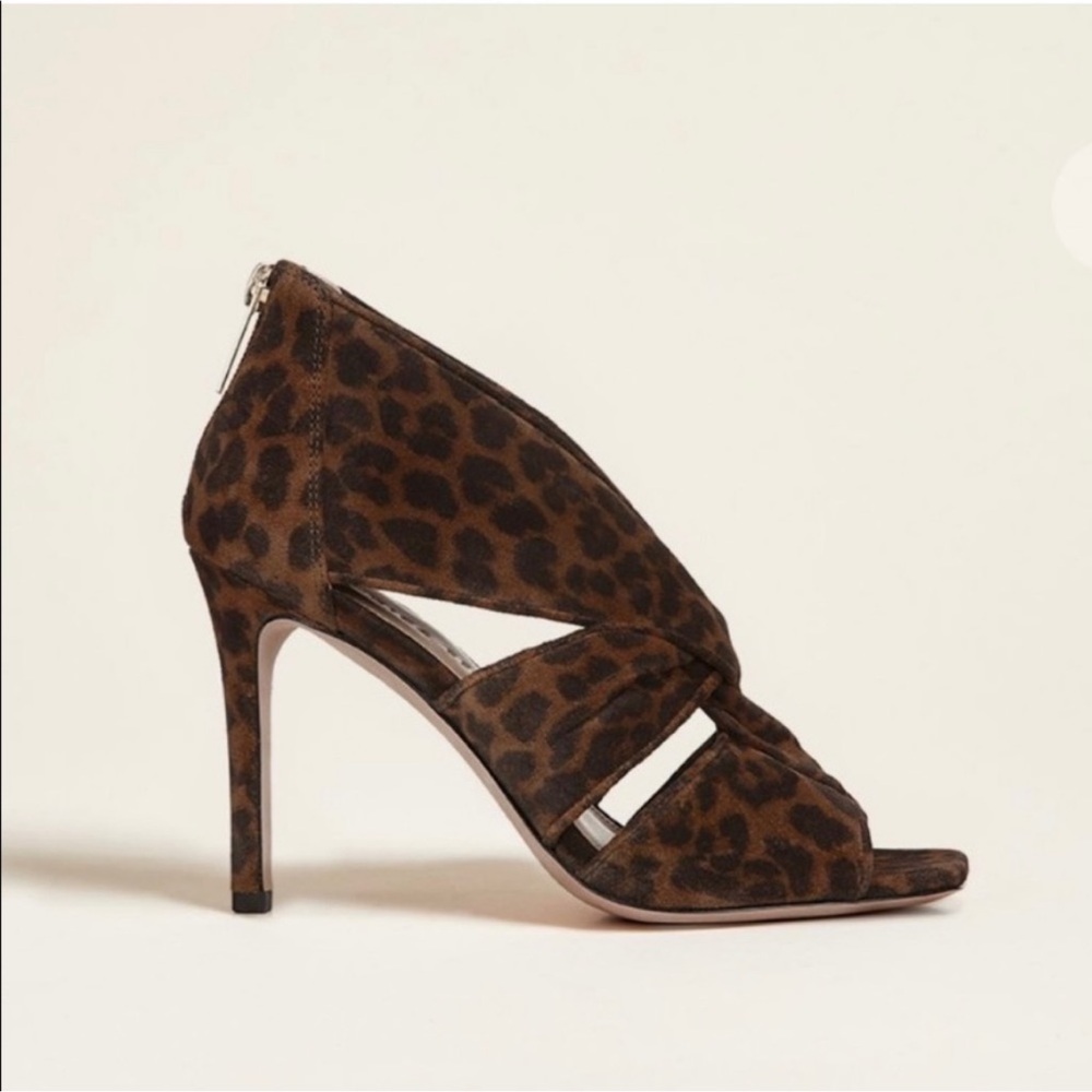 NWT Veronica Beard leopard print heels size 10 with Box and dustcover